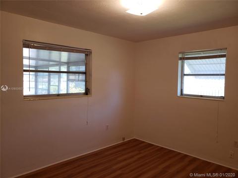 695 W 70th Pl, Hialeah, FL 33014 photo 7