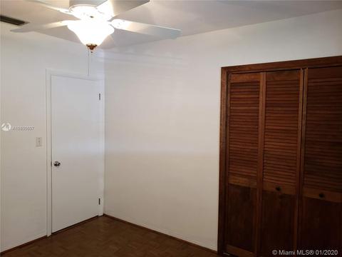 695 W 70th Pl, Hialeah, FL 33014 photo 10