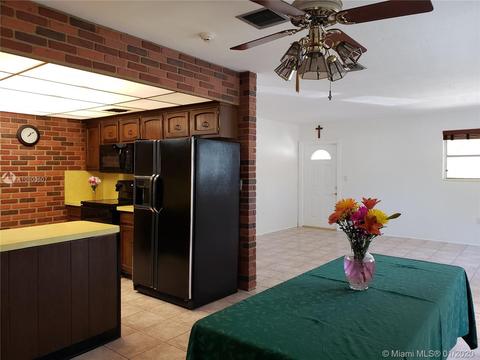 695 W 70th Pl, Hialeah, FL 33014 photo 5