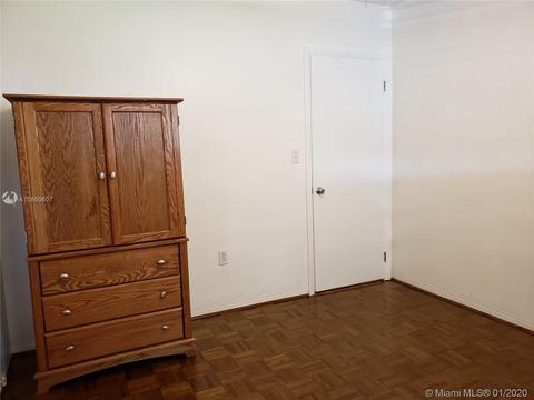 695 W 70th Pl, Hialeah, FL 33014 photo 11