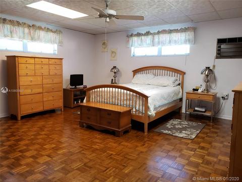 695 W 70th Pl, Hialeah, FL 33014 photo 13