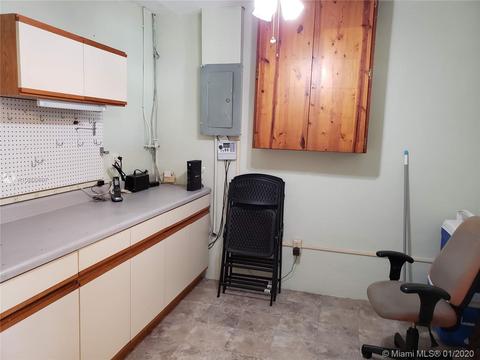 695 W 70th Pl, Hialeah, FL 33014 photo 17