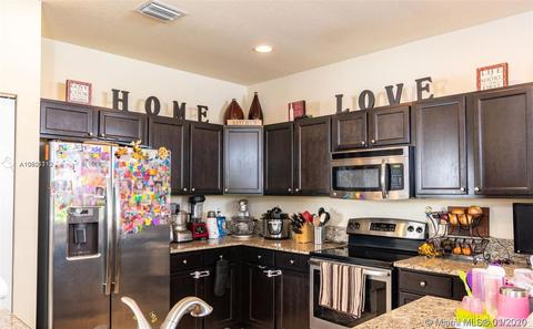 3585 W 86th Ter, Hialeah, FL 33018 photo 4