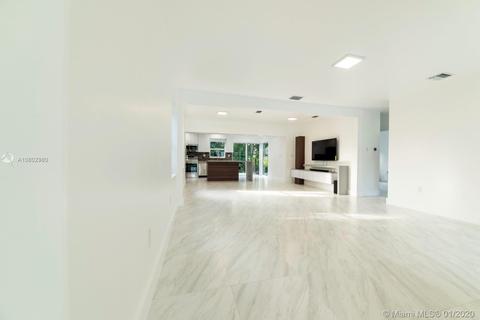 425 Falcon, Miami Springs, FL 33166 photo 9