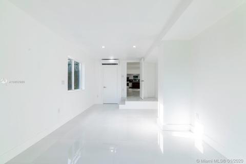 425 Falcon, Miami Springs, FL 33166 photo 7