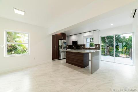 425 Falcon, Miami Springs, FL 33166 photo 1