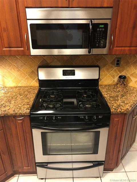 19159 NW 77th Pl, Hialeah, FL 33015 photo 14