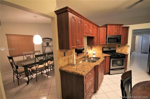 19159 NW 77th Pl, Hialeah, FL 33015 photo 17