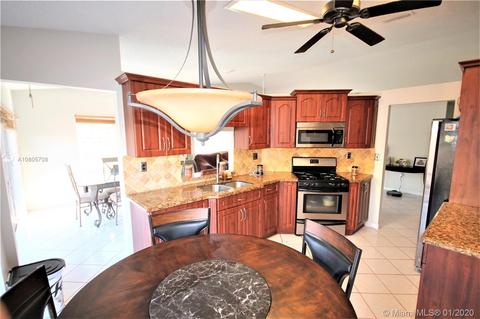 19159 NW 77th Pl, Hialeah, FL 33015 photo 13