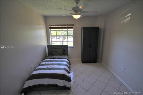 19159 NW 77th Pl, Hialeah, FL 33015 photo 27