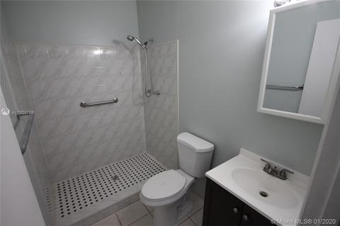 19159 NW 77th Pl, Hialeah, FL 33015 photo 32