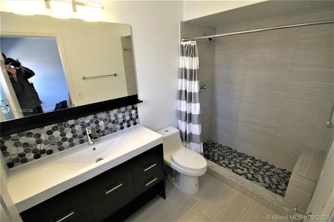 19159 NW 77th Pl, Hialeah, FL 33015 photo 26