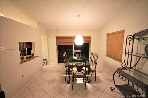 19159 NW 77th Pl, Hialeah, FL 33015 photo 21