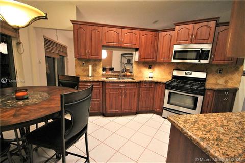 19159 NW 77th Pl, Hialeah, FL 33015 photo 9