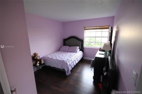 19159 NW 77th Pl, Hialeah, FL 33015 photo 29