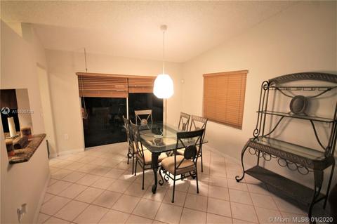 19159 NW 77th Pl, Hialeah, FL 33015 photo 22