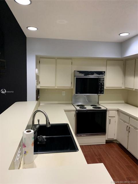 8315 Balgowan Rd, Miami Lakes, FL 33016 photo 5