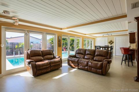 330 W 54 St, Hialeah, FL 33012 photo 11