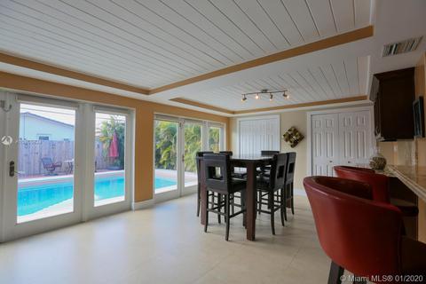 330 W 54 St, Hialeah, FL 33012 photo 9
