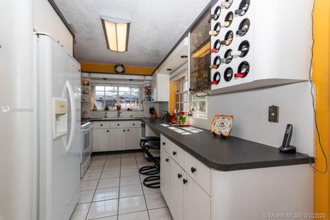 330 E 57th St, Hialeah, FL 33013 photo 8