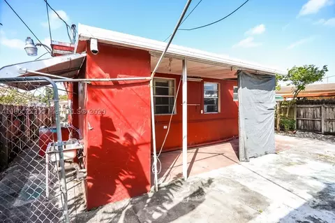 528 E 10th St, Hialeah, FL 33010 photo 5