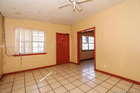 528 E 10th St, Hialeah, FL 33010 photo 9