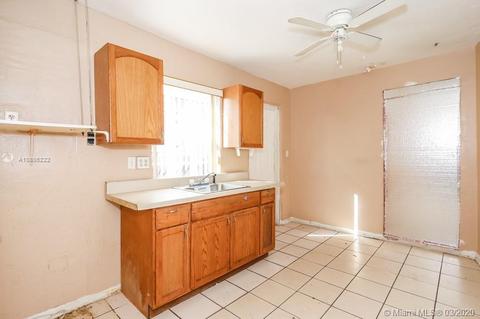 528 E 10th St, Hialeah, FL 33010 photo 12