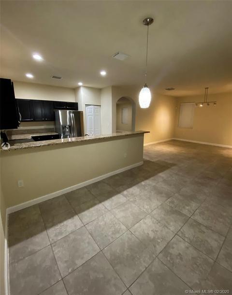 8790 W 33rd Ave, Hialeah, FL 33018 photo 10