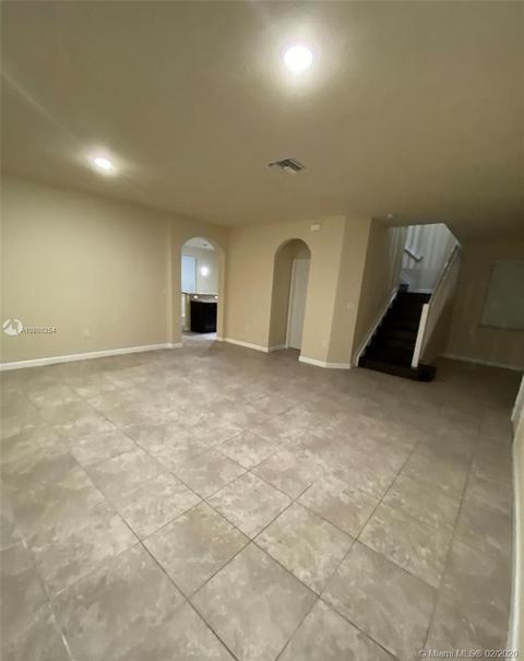 8790 W 33rd Ave, Hialeah, FL 33018 photo 3