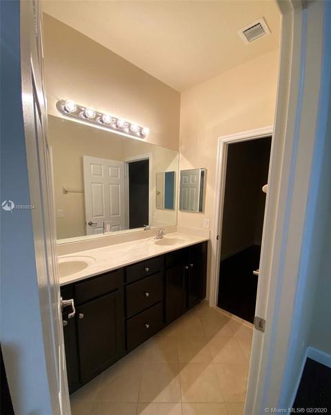 8790 W 33rd Ave, Hialeah, FL 33018 photo 29