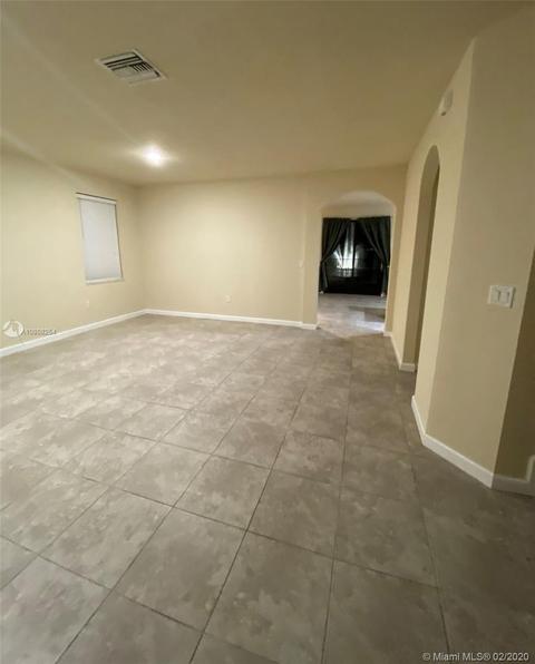 8790 W 33rd Ave, Hialeah, FL 33018 photo 5