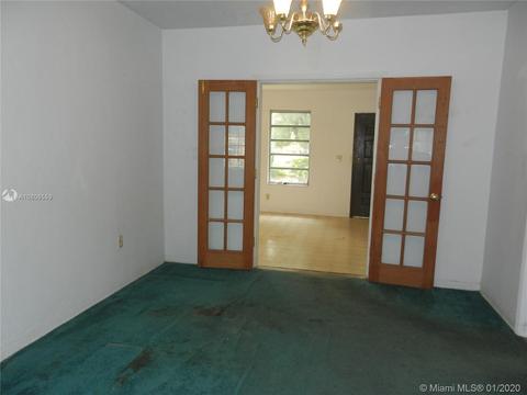 142 Pinecrest Dr, Miami Springs, FL 33166 photo 4