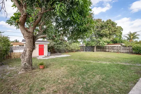 541 E 29th St, Hialeah, FL 33013 photo 25