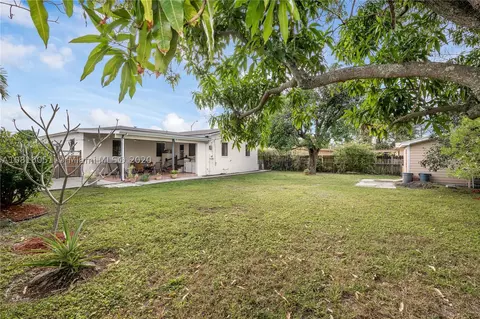541 E 29th St, Hialeah, FL 33013 photo 23