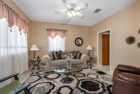 541 E 29th St, Hialeah, FL 33013 photo 12
