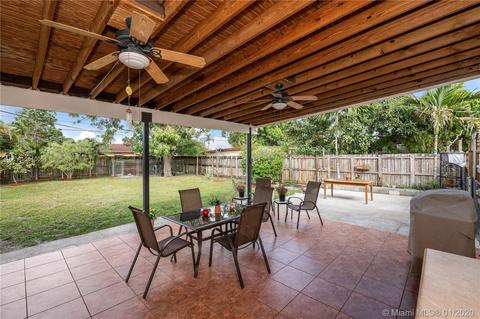 541 E 29th St, Hialeah, FL 33013 photo 1