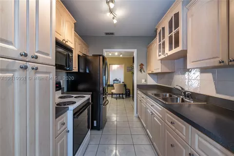 541 E 29th St, Hialeah, FL 33013 photo 5
