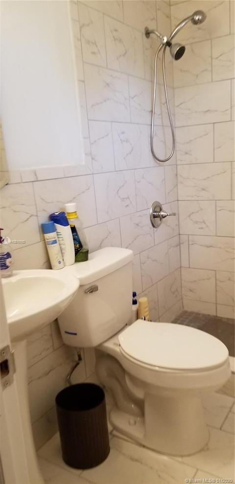 951 E 40th St, Hialeah, FL 33013 photo 15
