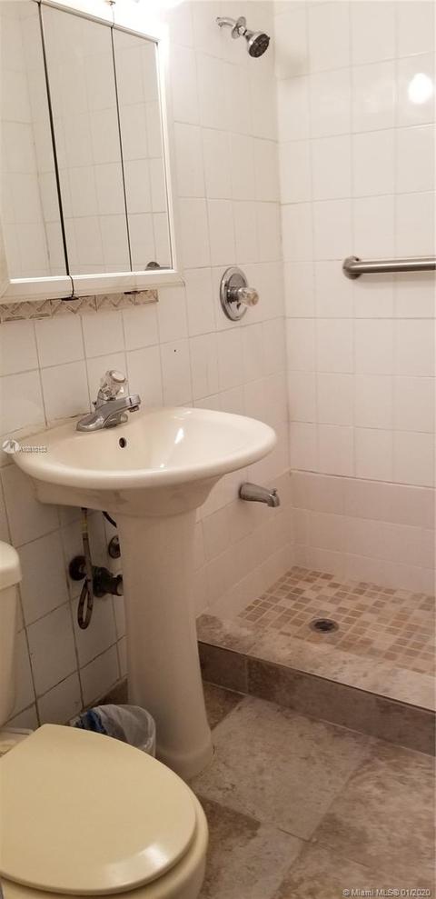 951 E 40th St, Hialeah, FL 33013 photo 16