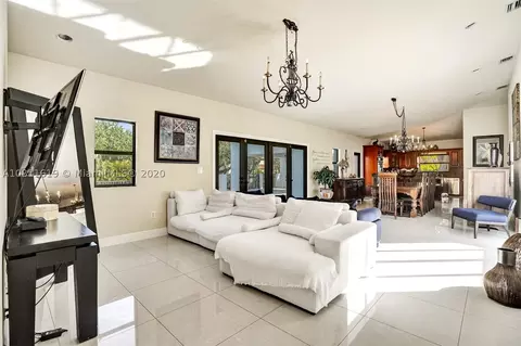 7901 NW 166th St, Miami Lakes, FL 33016 photo 11