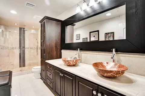 7901 NW 166th St, Miami Lakes, FL 33016 photo 8