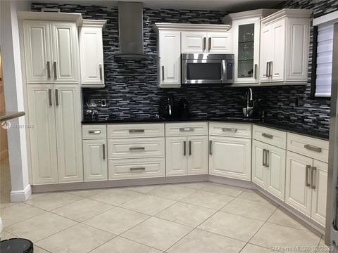 880 E 23rd St, Hialeah, FL 33013 photo 4