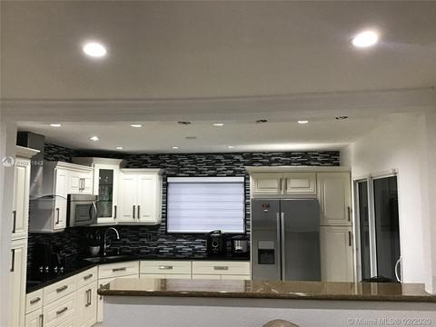 880 E 23rd St, Hialeah, FL 33013 photo 3
