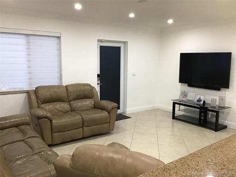 880 E 23rd St, Hialeah, FL 33013 photo 2