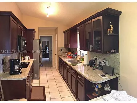 18921 NW Nw 56 Ct, Miami Gardens, FL 33055 photo 5