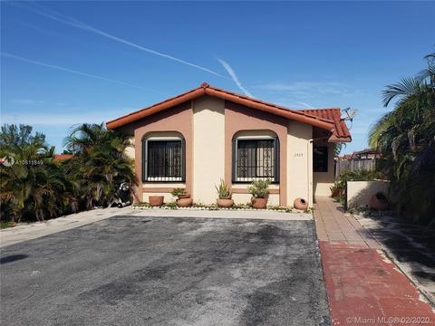 2585 W 64th St, Hialeah, FL 33016 photo 2