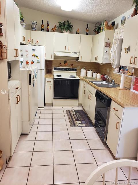 2585 W 64th St, Hialeah, FL 33016 photo 4