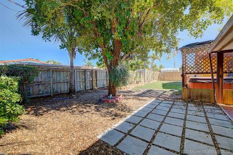 1787 W 79, Hialeah, FL 33014 photo 24