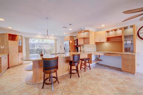 1787 W 79, Hialeah, FL 33014 photo 9
