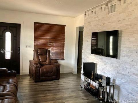 554 E 29th St, Hialeah, FL 33013 photo 5